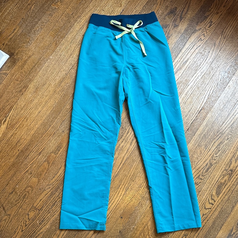 Women’s Figs scrub pants XS